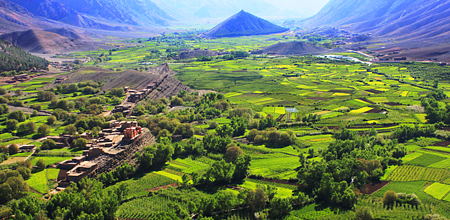 Trekking 04 days Trek Ait Bougmez Valley and Ascent of Djebel M'goun